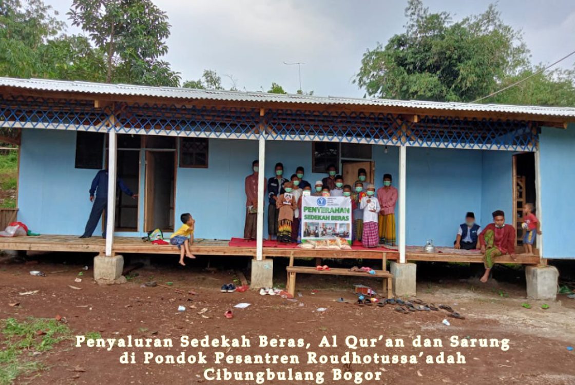 sedekah-beras-pondok-pesantren-roudhotussa'adah